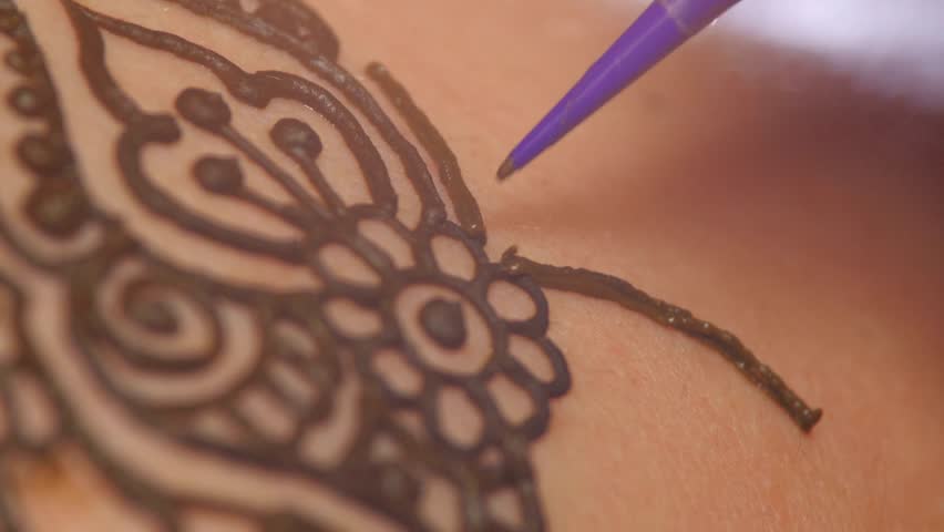 process of decorating womans back with henna tattoo mehendi on process of decorating womans back with henna tattoo mehendi on