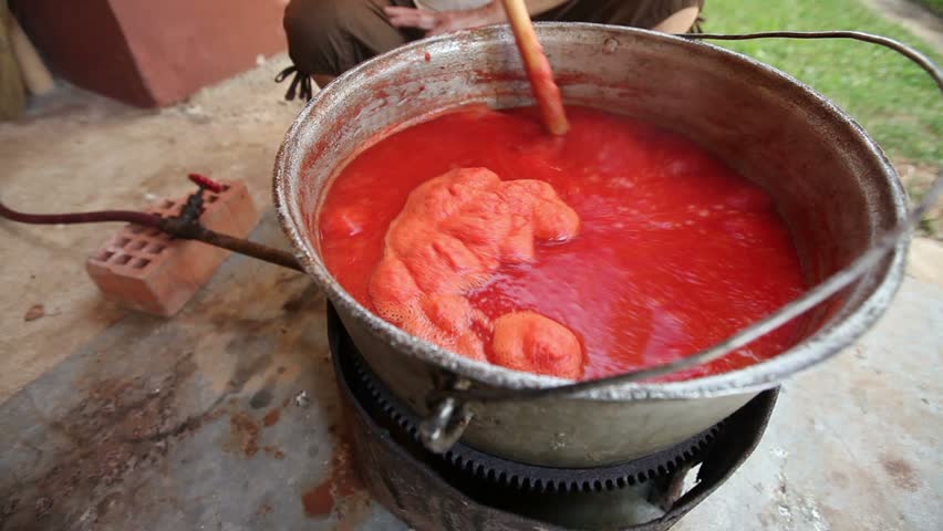 Farm tomato juice cooking. 