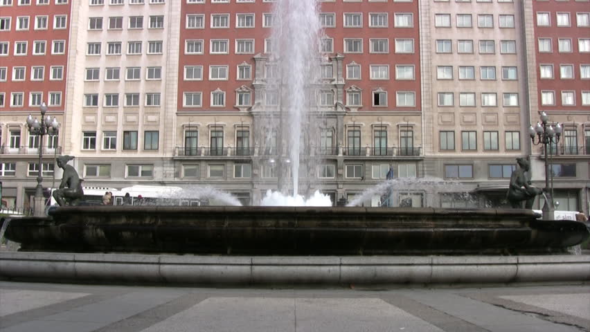 Plaza Espana Pan Up Building