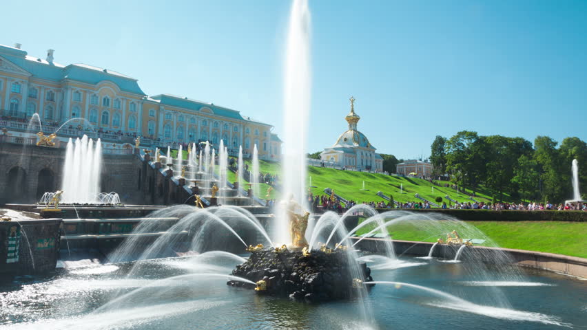 SAINT-PETERSBURG - AUGUST 18: Time lapse of the Samson Fountain and Great Cascade at the Peterhof Palace on August 18, 2012 in Saint-Petersburg, Russia.