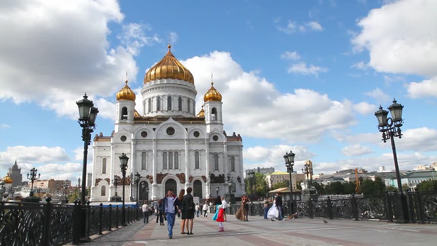 MOSCOW - AUGUST 30: Temple of Christ the Savior in Moscow on August 30, 2012. With an overall height of 105 m (344 ft), it is the tallest Orthodox Christian church in the world.