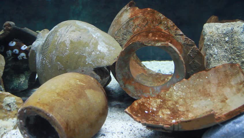 amphoras under the sea