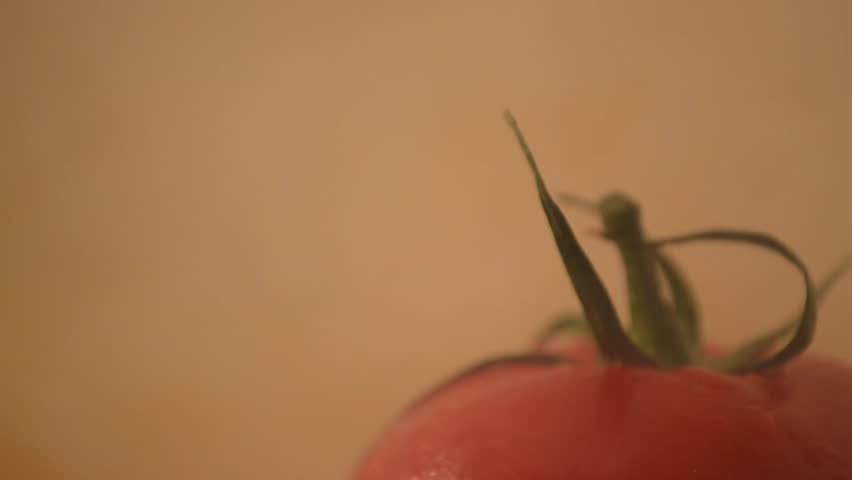 Rotating Tomato - Crane Down