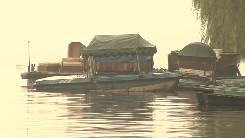  Xi Hu Lake in Hang Zhou, China 