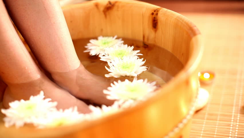 Relaxing bath for feet