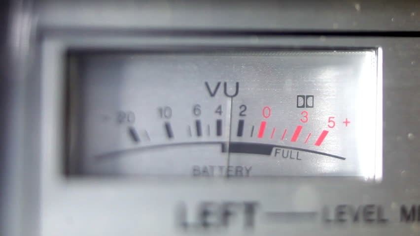 Power and battery levels on old ghetto blaster moving