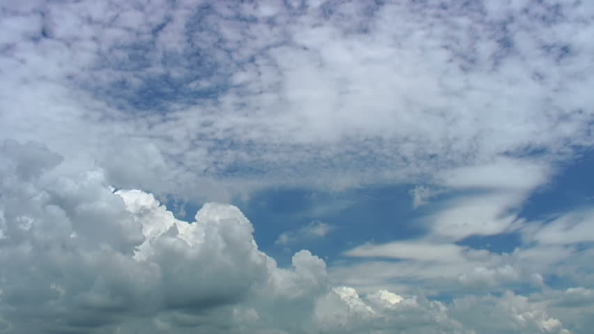 Turbulent cloudscape with boiling thunderhead in motion (timelapse) 