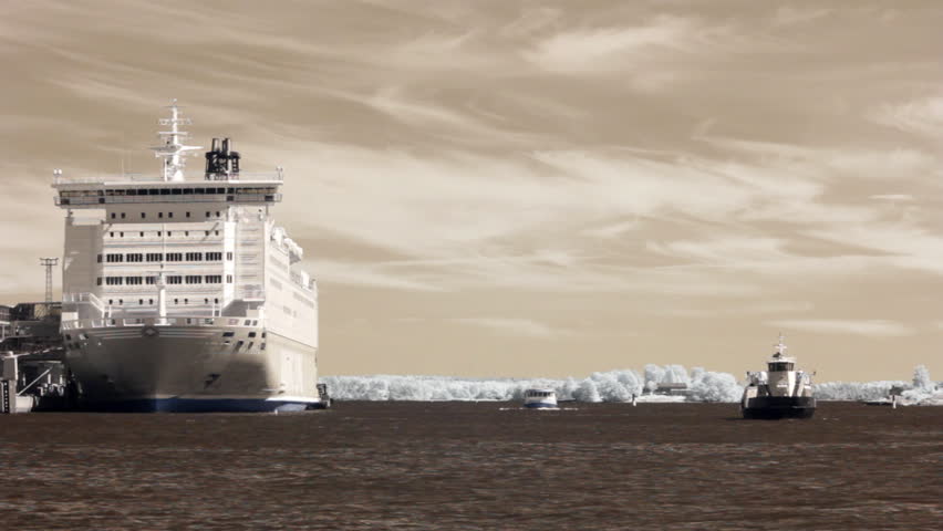 Infrared Finland: cruise ships in Helsinki harbor 1 