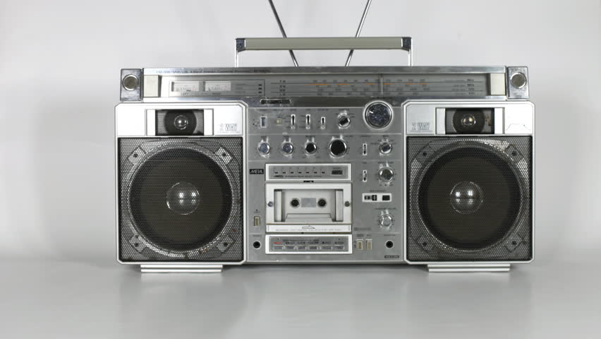 stopmotion of a fantastic looking retro ghetto blaster coming alive