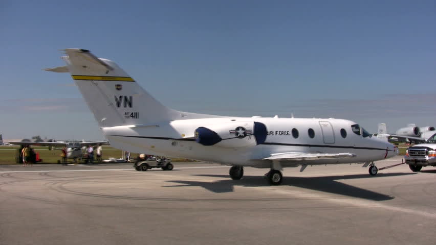 US Air Force training jet T-1A jayhawk in tow