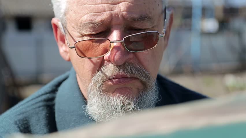Header of grizzled