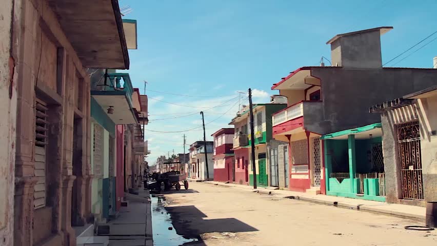 Streets with people in Havana, Cuba image - Free stock photo - Public ...