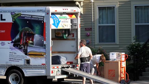 U Haul Moving Truck >> Uhaul Van Truck Helps Couple Move From Apartment Building Melrose Massachusetts Usa July 8 2018 U Haul Moving Truck >> Uhaul Van Truck Helps Couple Move From Apartment Building Melrose Massachusetts Usa July 8 2018