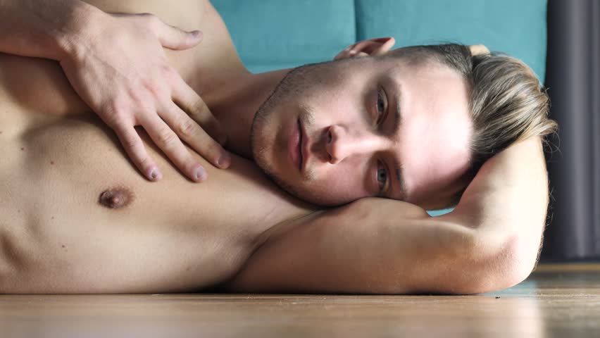 4k00 23handsome Totally Naked Muscular Young Man Laying Down