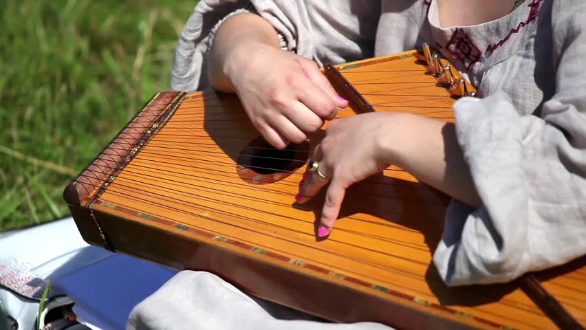 Header of psaltery