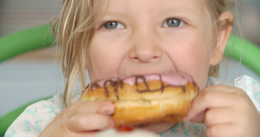 Girls eating themselves videos — 10