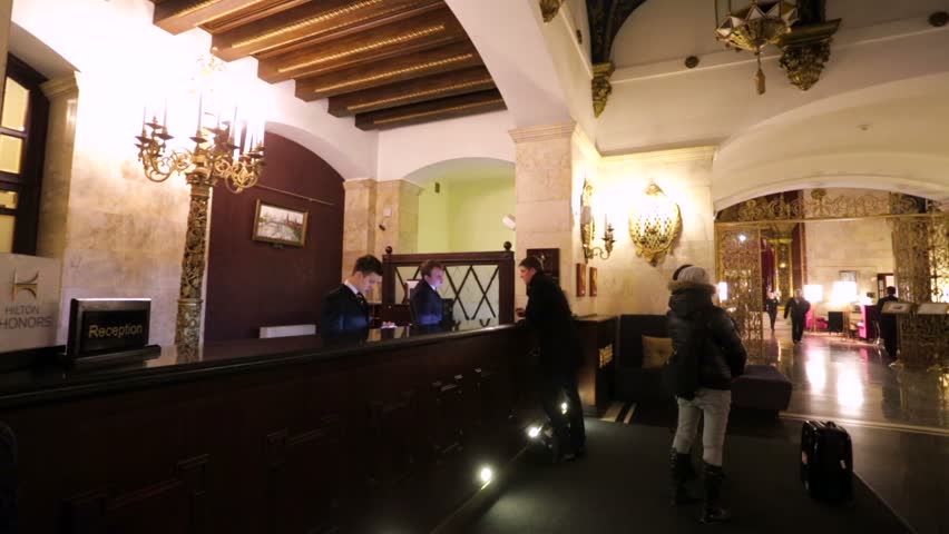 Nyc Aug 24 2017 People In Hall Of Hotel Hilton Brand Moscow Russia November 25 2017 Main Hall Of The Hilton Leningradskaya