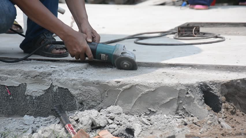 Cutting Control Groove In Concrete Slab