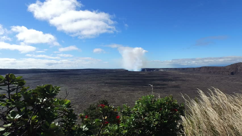K lauea Erupting With Lava At Hawaii Volcanoes National Park Image 