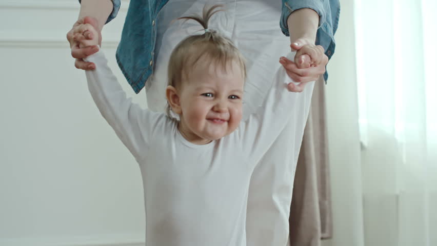 Cute Little Baby Girl Gripping Stockvideos Filmmaterial 100