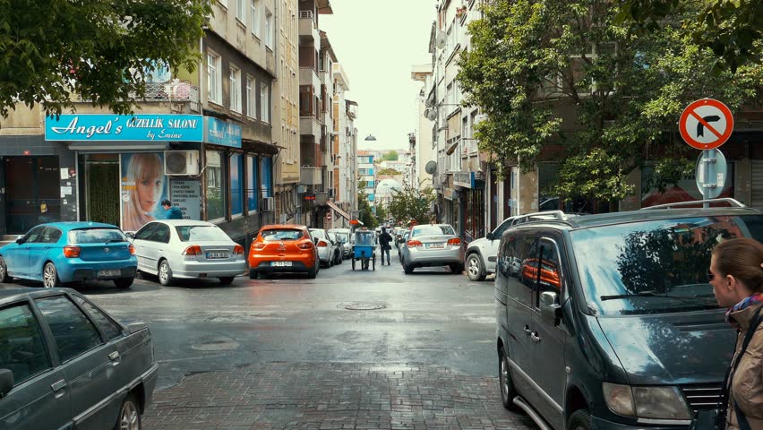 Header of pitchman