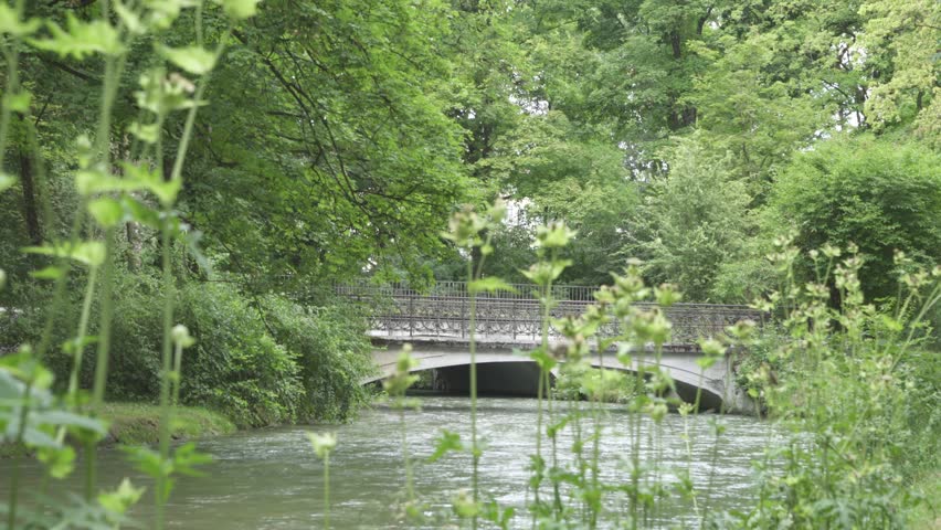 4k00 13small Bridge Over Eisbach In Munich Englischer Garten Wide