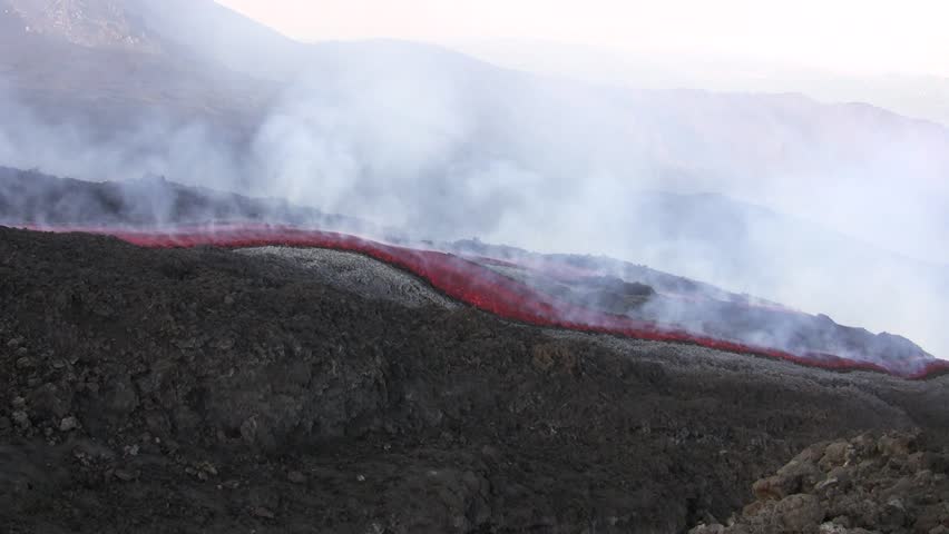 Etna Lava Flow Stockbeeldmateriaal en -video's (100% ...