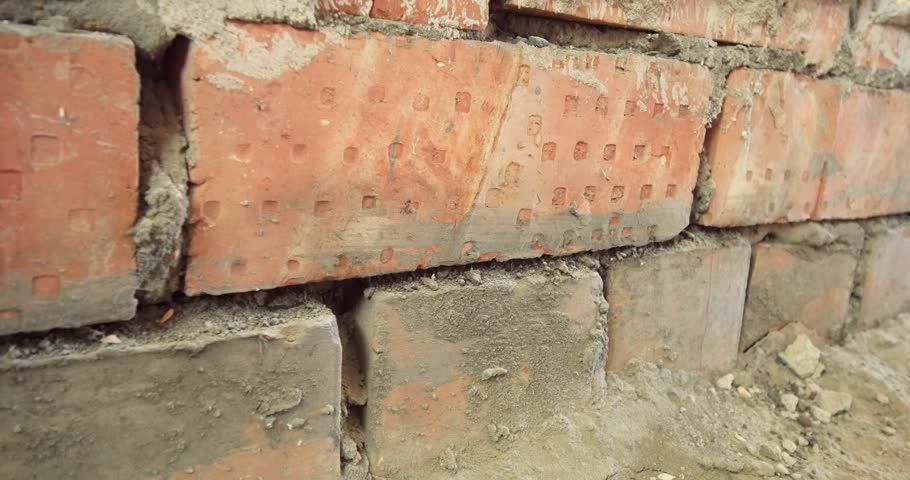 Header of brickwork
