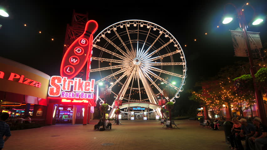 LAS VEGAS - CIRCA 2011: Time Lapse Of Ferris Wheel At Night Niagara ...