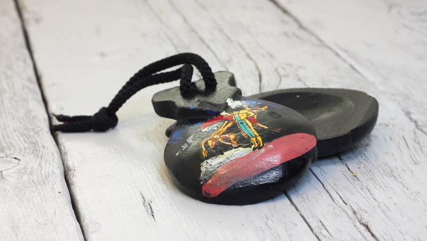 Header of castanets