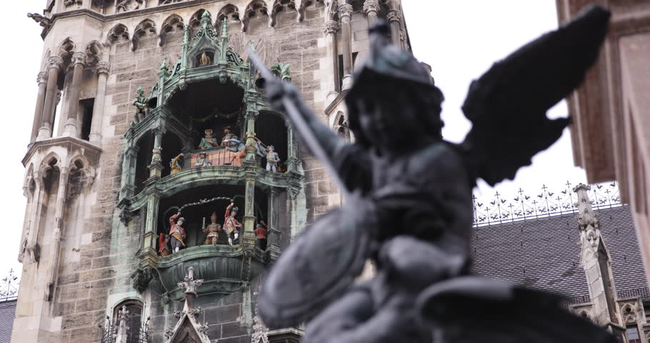Header of putto