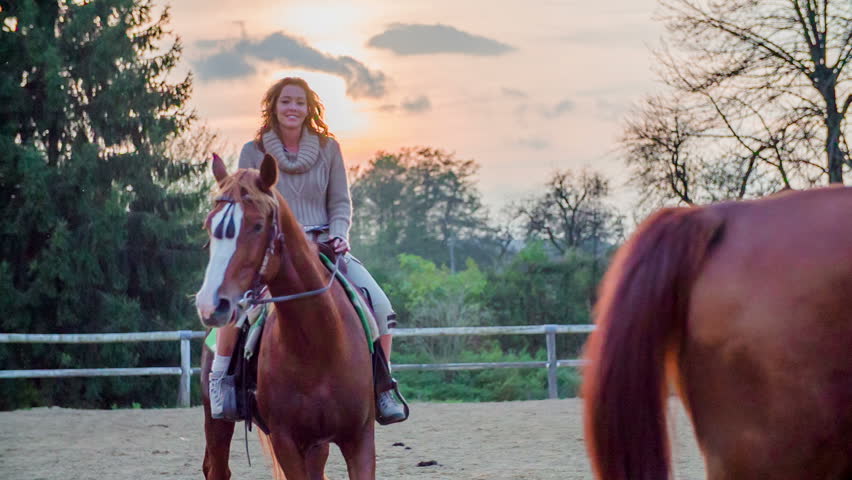 Laszive Studentin Schlampen Hopfen auf erregt penis cowgirl Umgekehrt Stil Laszive Studentin Schlampen Hopfen auf erregt penis cowgirl Umgekehrt Stil